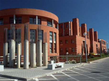 阿尔卡拉大学