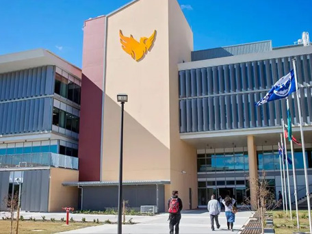 南昆士兰大学